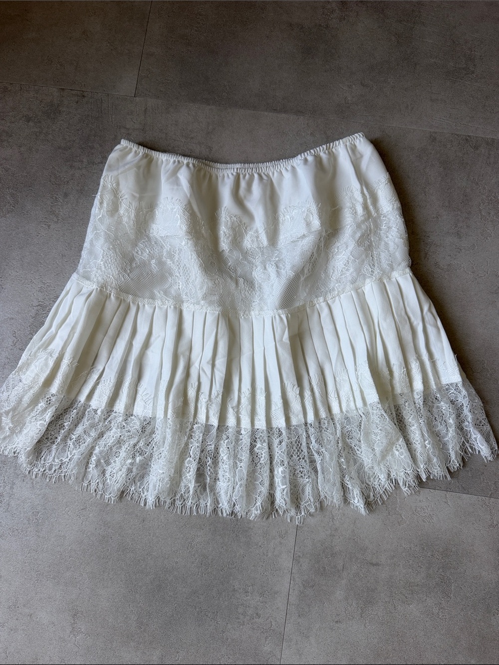 White Lace & Pleat Women’s Skirt